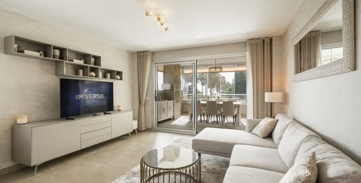 Продажа апартаментов на среднем этаже в Estepona (район Estepona) 1