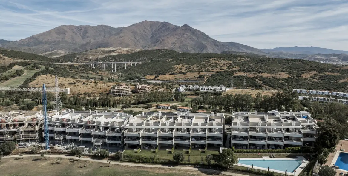 Продажа апартаментов на среднем этаже в Estepona (район Estepona) 2