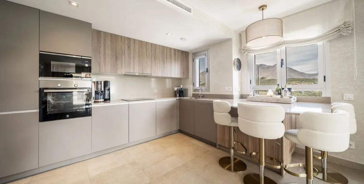 Продажа апартаментов на среднем этаже в Estepona (район Estepona) 3