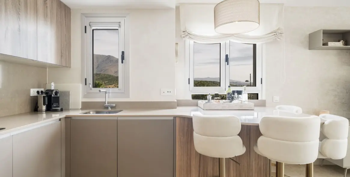 Продажа апартаментов на среднем этаже в Estepona (район Estepona) 9