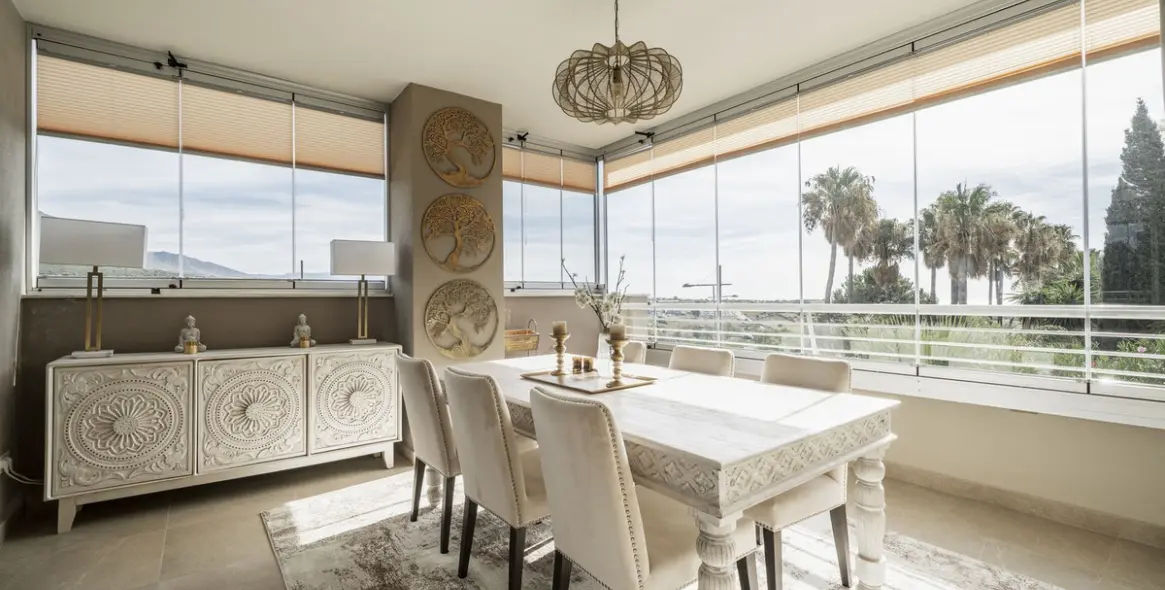 Venta de apartamento en planta media en Estepona 13