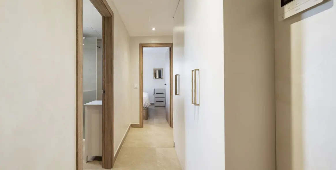 Продажа апартаментов на среднем этаже в Estepona 21