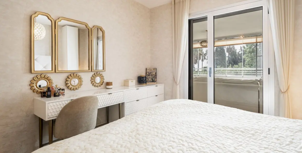 Продажа апартаментов на среднем этаже в Estepona 26