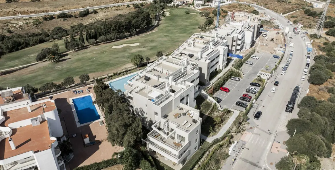 Продажа апартаментов на среднем этаже в Estepona 32