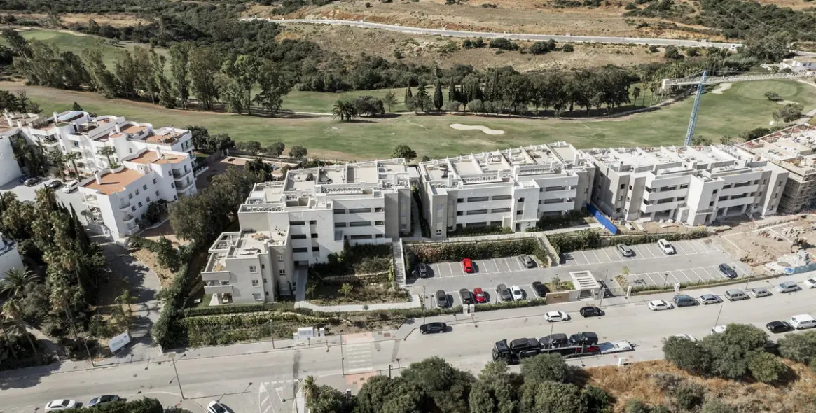 Продажа апартаментов на среднем этаже в Estepona 33