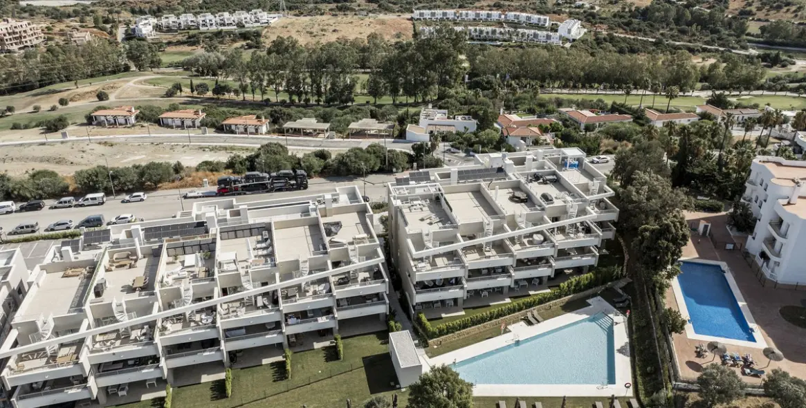 Продажа апартаментов на среднем этаже в Estepona 35