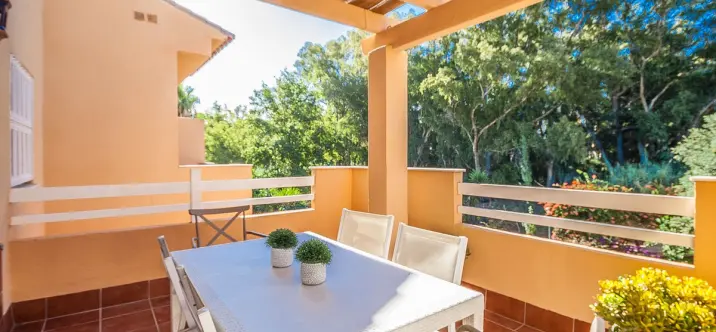 Sale of middle floor apartment in Cabopino 0