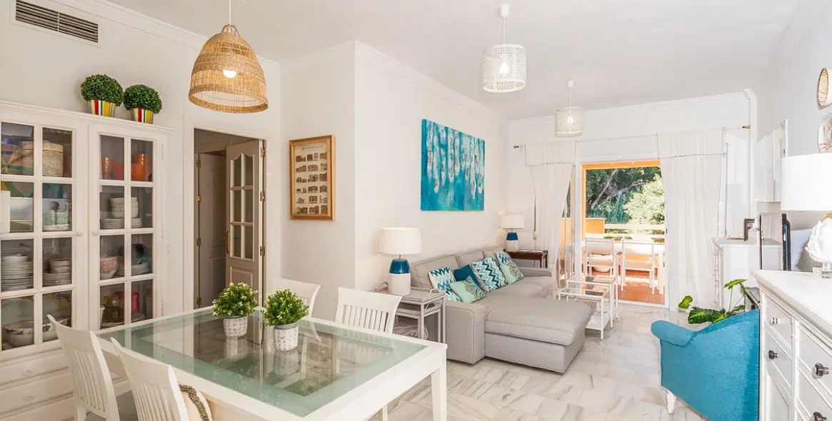 Sale of middle floor apartment in Cabopino 3