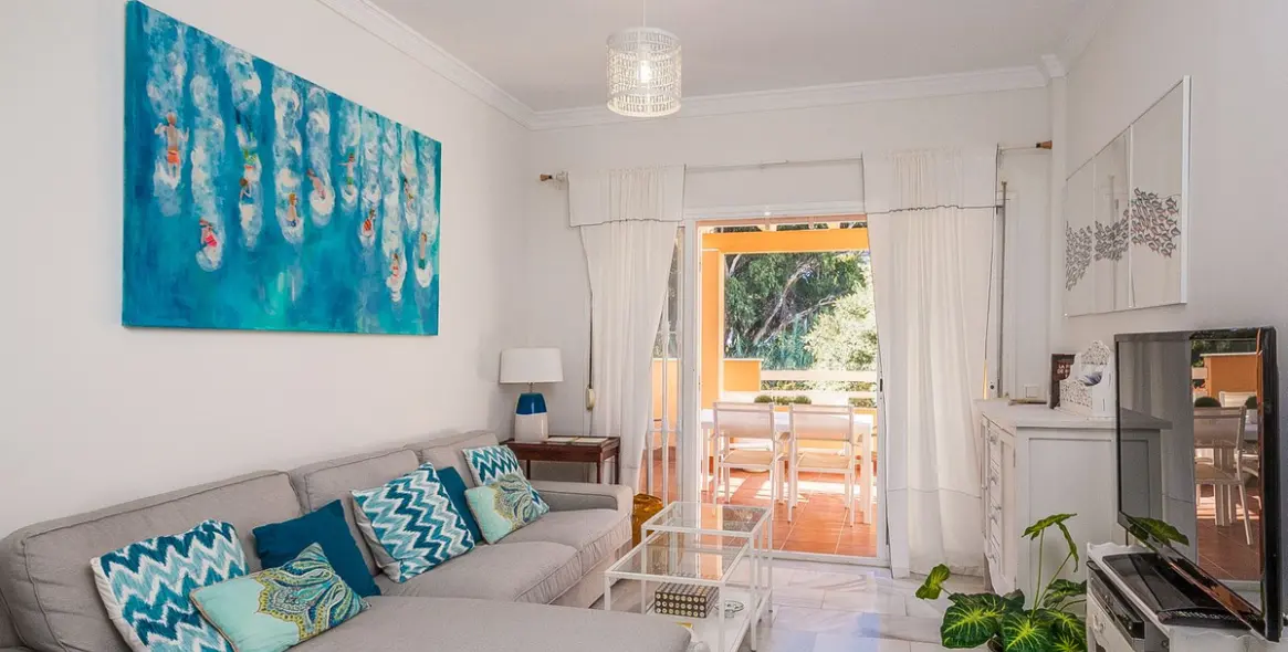 Sale of middle floor apartment in Cabopino 7