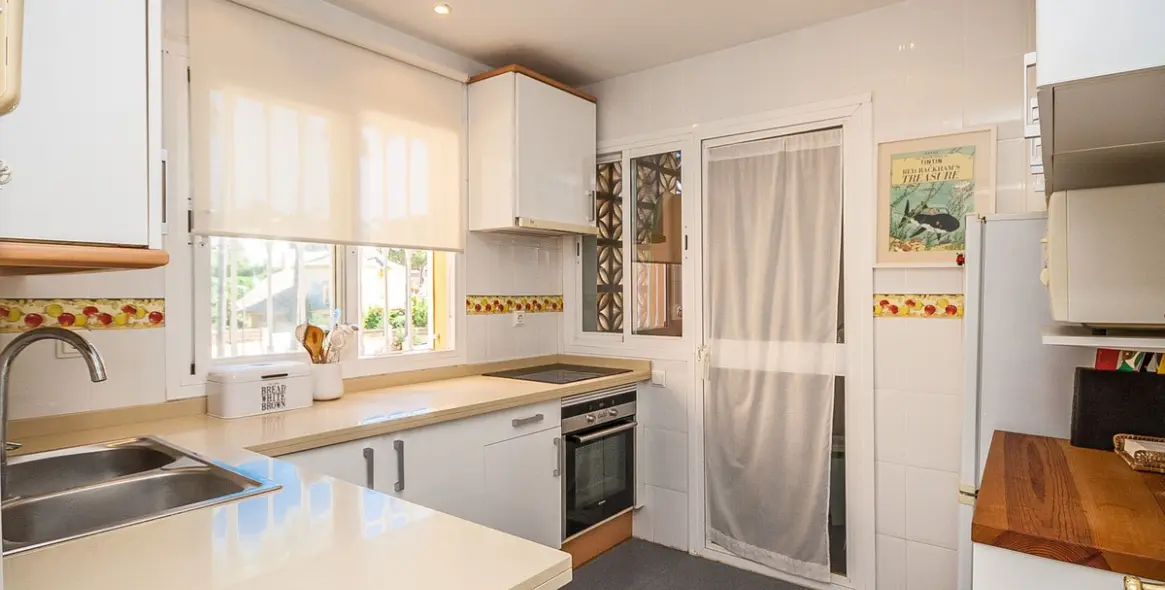 Sale of middle floor apartment in Cabopino 8