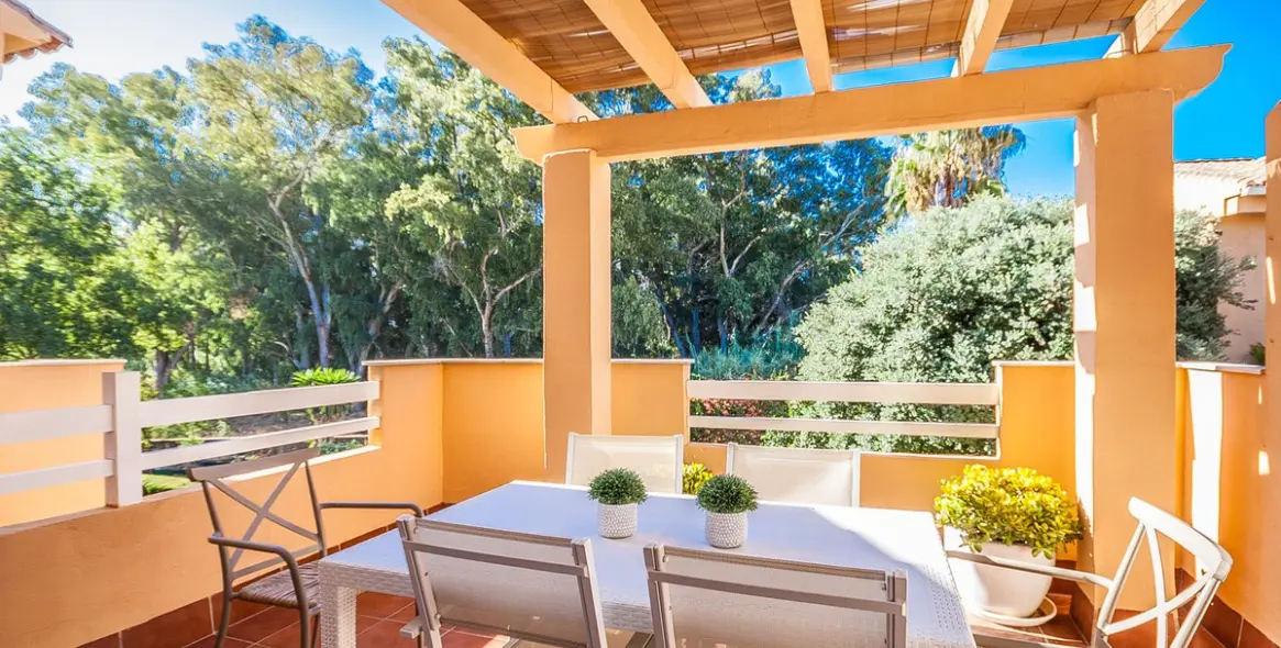 Sale of middle floor apartment in Cabopino 11