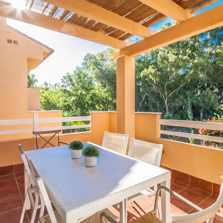 Sale of middle floor apartment in Cabopino