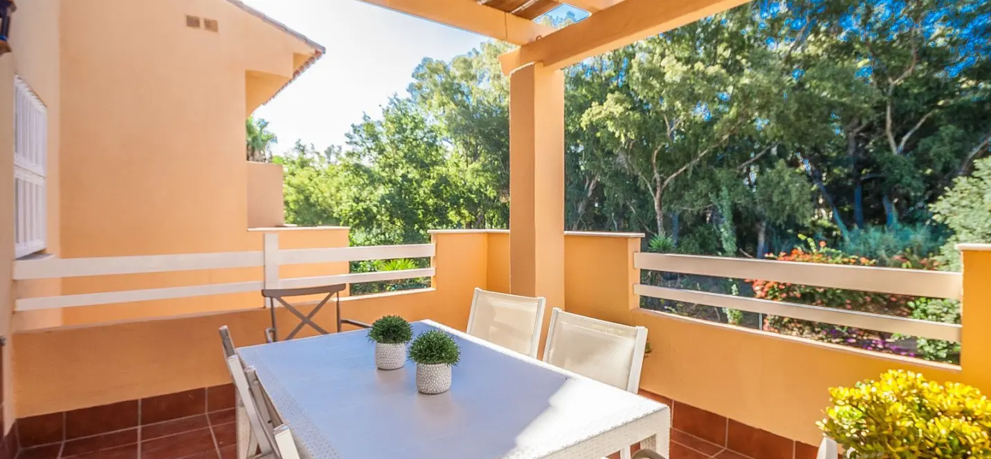 Sale of middle floor apartment in Cabopino 0