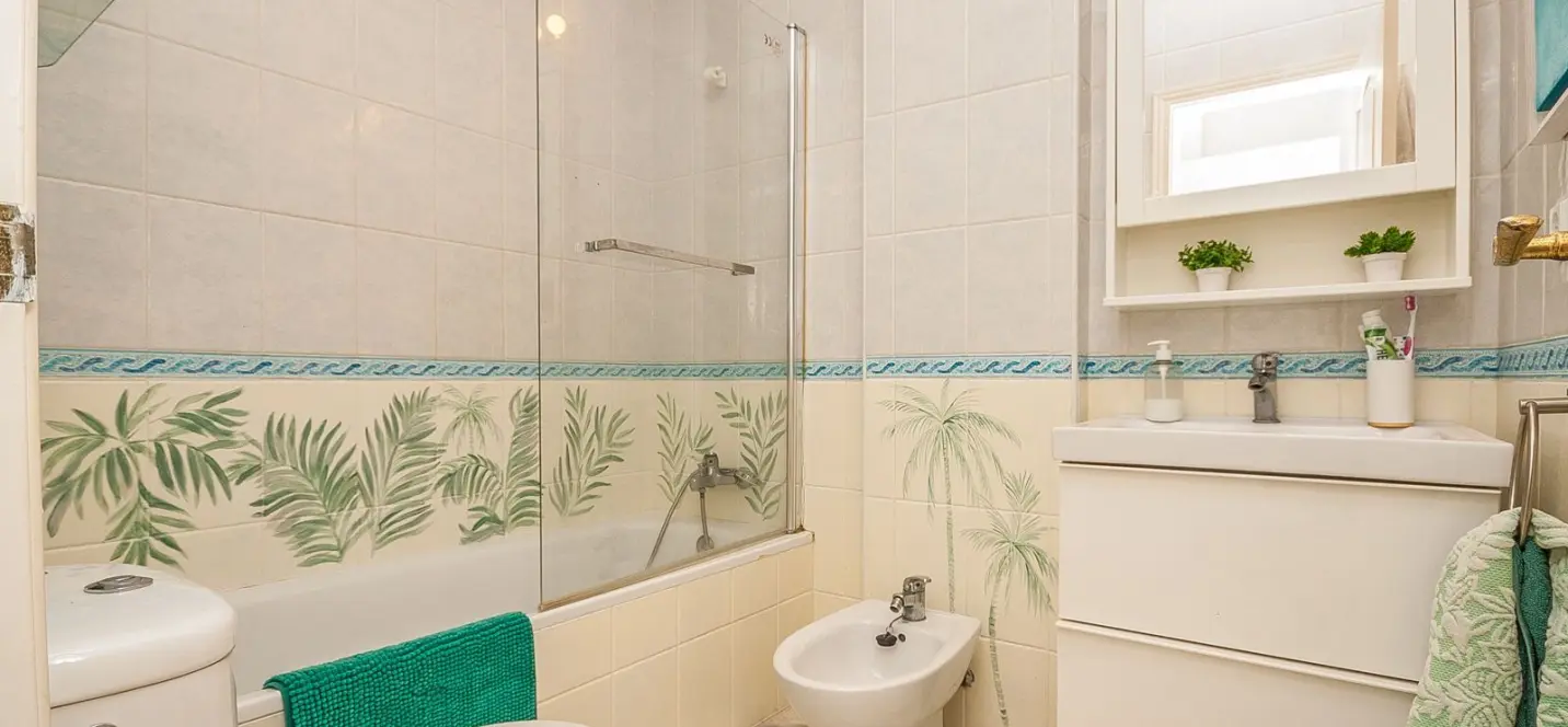 Sale of middle floor apartment in Cabopino 4