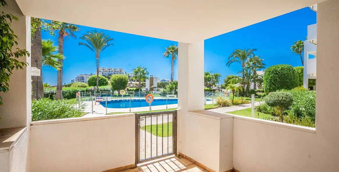Sale of ground floor apartment in Riviera del Sol 2