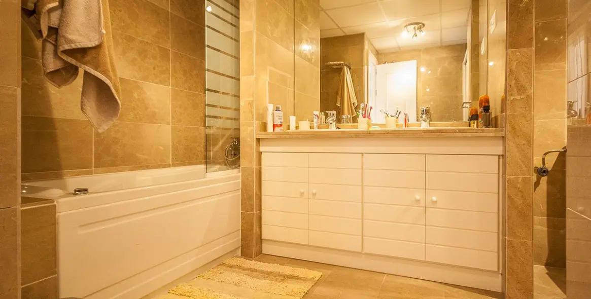 Sale of ground floor apartment in Riviera del Sol 8