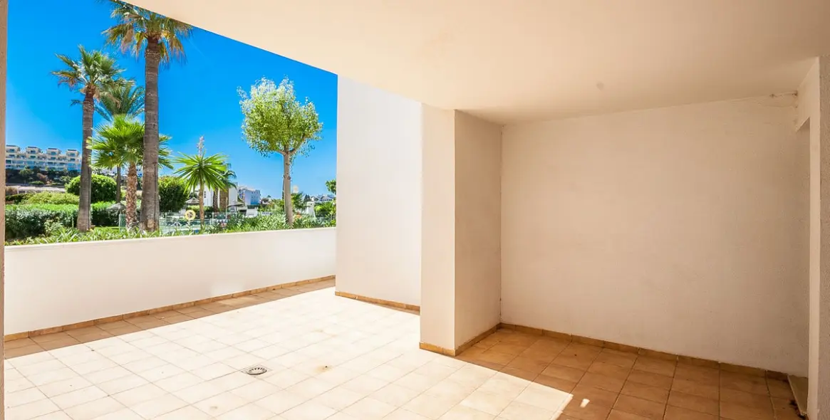 Sale of ground floor apartment in Riviera del Sol 13