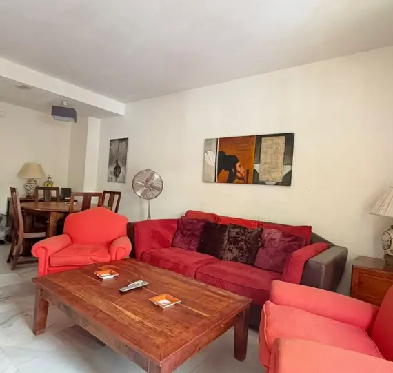 Продажа апартаментов на среднем этаже в Marbella