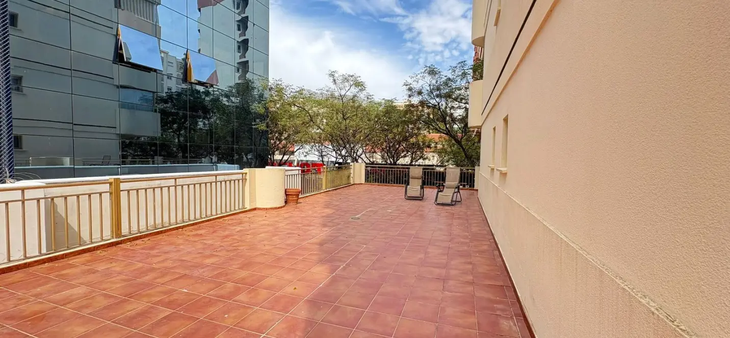 Sale of middle floor apartment in Marbella 0