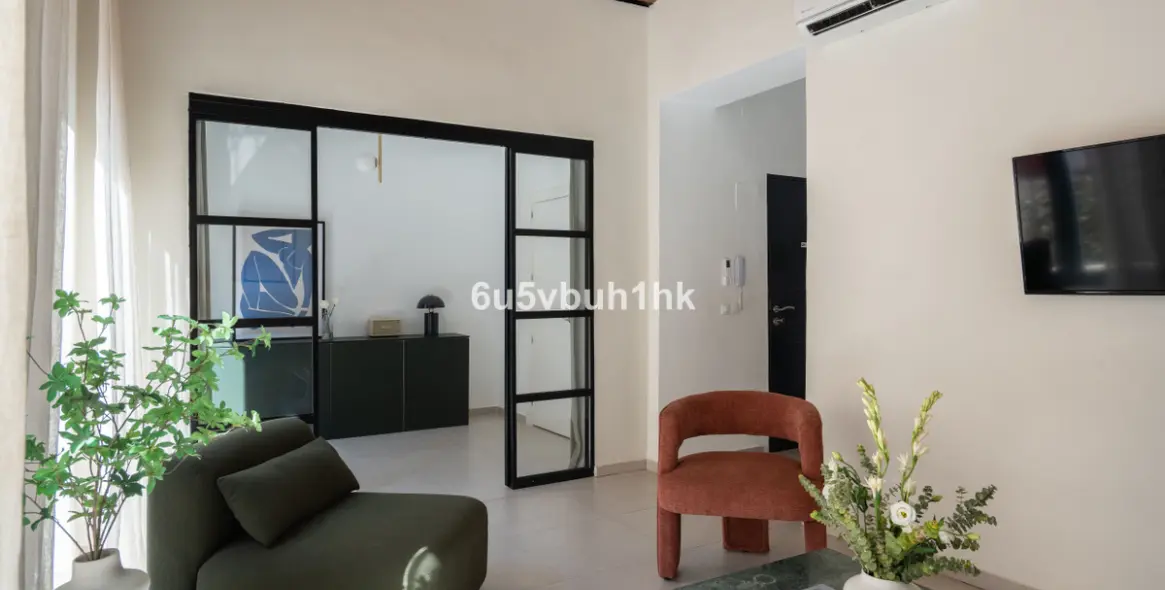 Sale of ground floor apartment in Malaga (district Málaga Centro) 9