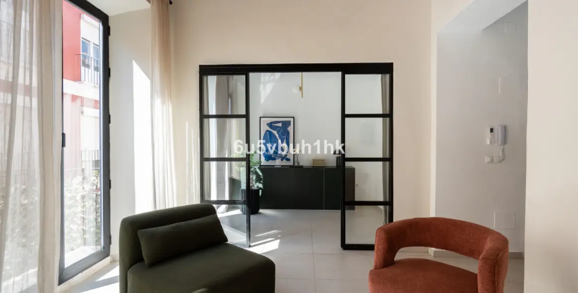 Sale of ground floor apartment in Malaga (district Málaga Centro) 10