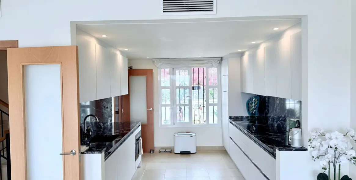 Продажа таунхауса в Manilva 12