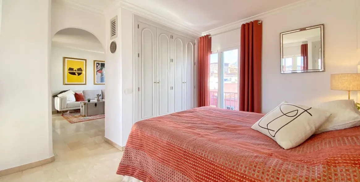 Sale of penthouse in Marbella 25