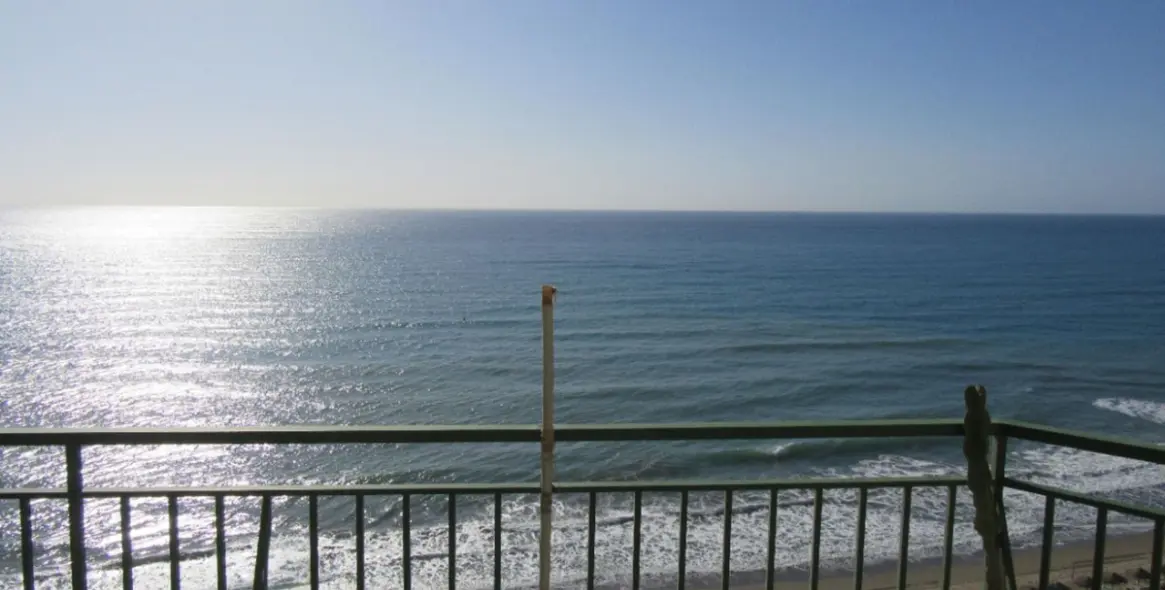 Sale of middle floor apartment in Carvajal 1