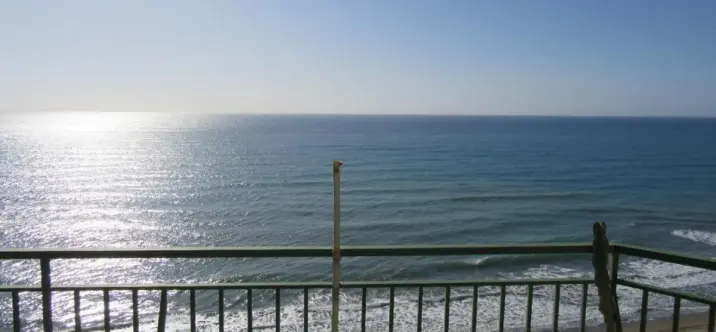 Sale of middle floor apartment in Carvajal 0