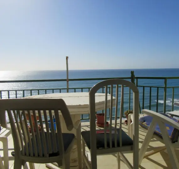 Sale of middle floor apartment in Carvajal