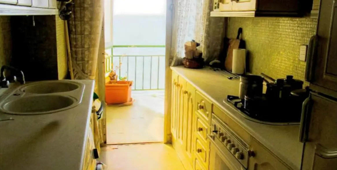 Sale of middle floor apartment in Carvajal 3