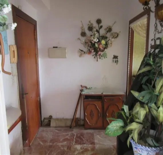 Sale of middle floor apartment in Carvajal