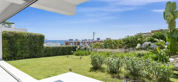 Sale of ground floor apartment in Estepona 0