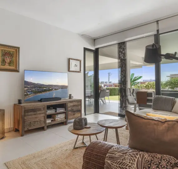 Sale of ground floor apartment in Estepona