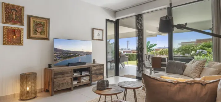 Sale of ground floor apartment in Estepona 1