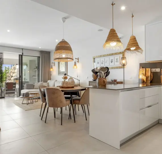 Sale of ground floor apartment in Estepona