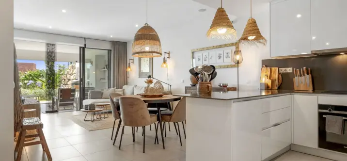 Sale of ground floor apartment in Estepona 3