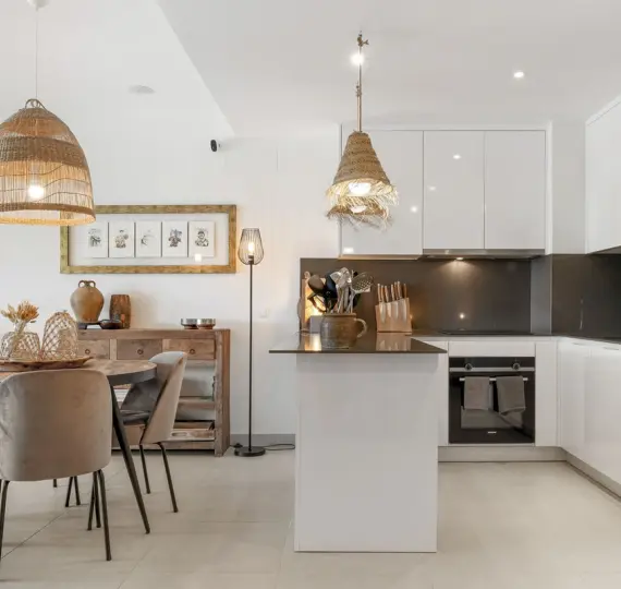 Sale of ground floor apartment in Estepona