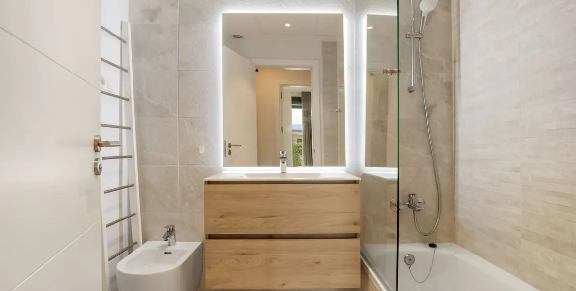 Sale of ground floor apartment in Estepona 8