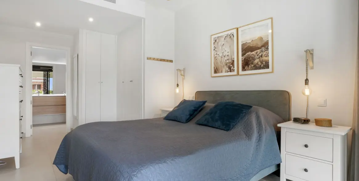 Sale of ground floor apartment in Estepona 12