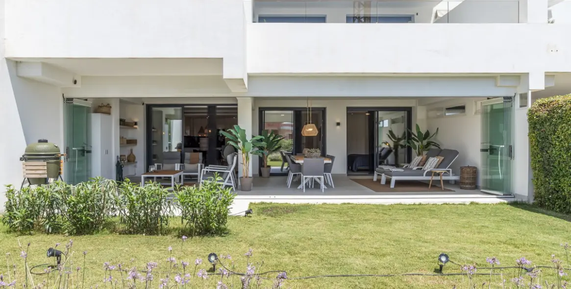 Sale of ground floor apartment in Estepona 20