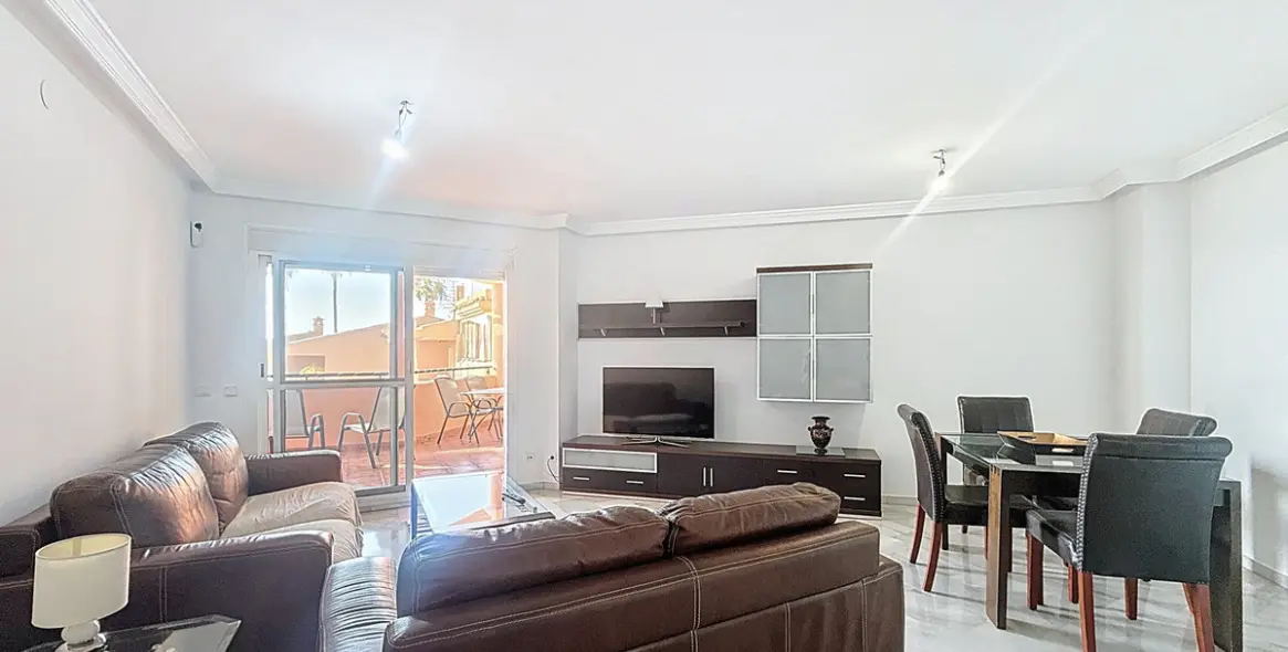 Продажа апартаментов на среднем этаже в Estepona (район Estepona) 4