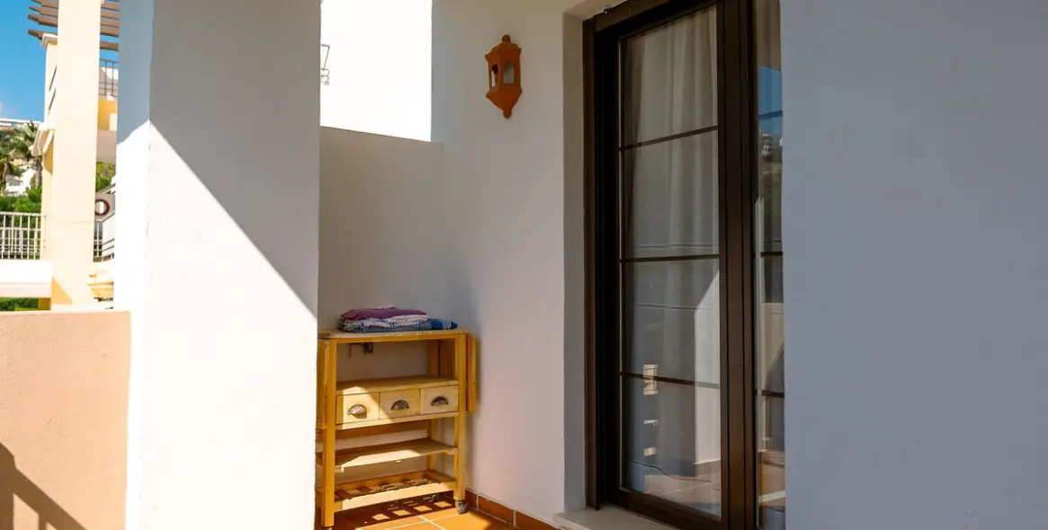 Продажа апартаментов на среднем этаже в Los Arqueros 6