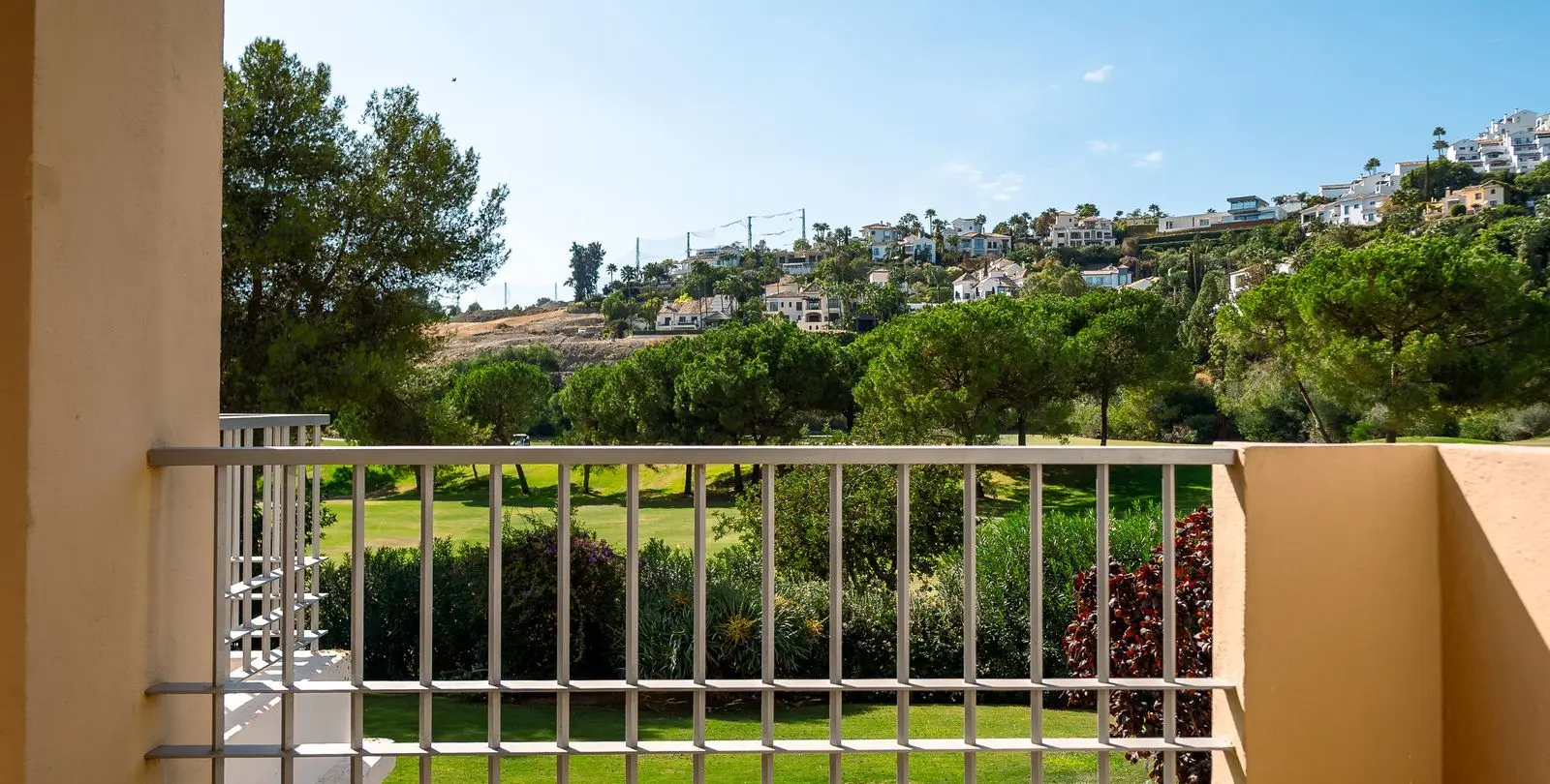 Venta de apartamento en planta media en Los Arqueros 3