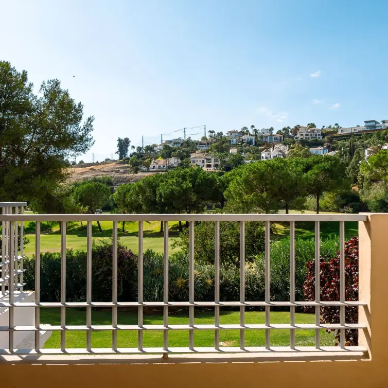 Sale of middle floor apartment in Los Arqueros