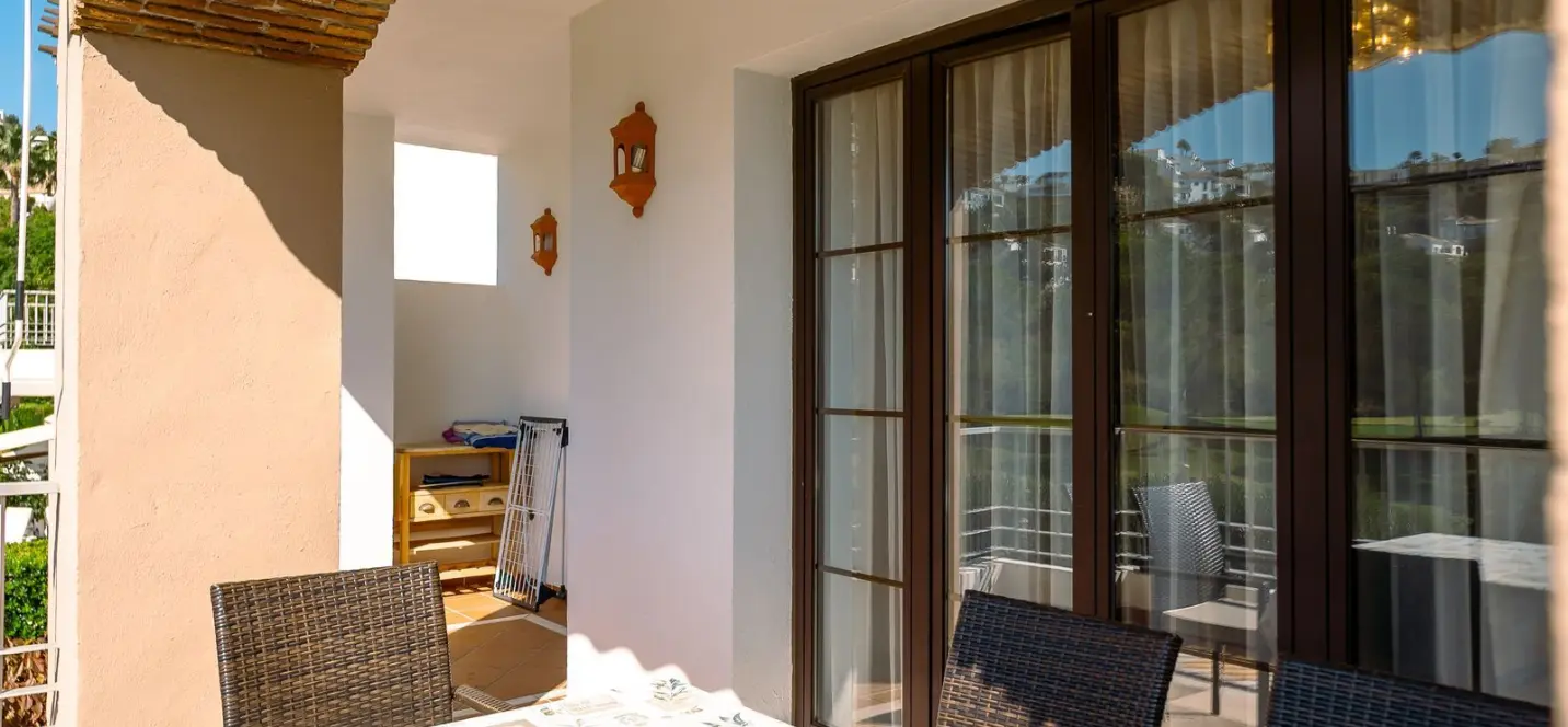 Sale of middle floor apartment in Los Arqueros 4