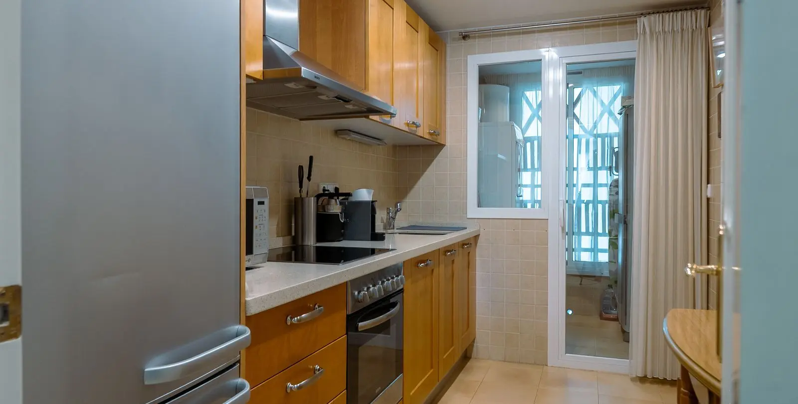 Venta de apartamento en planta media en Los Arqueros 12