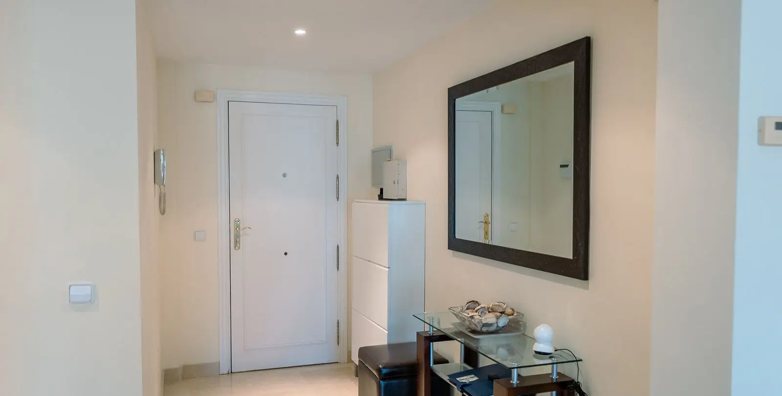 Venta de apartamento en planta media en Los Arqueros 14