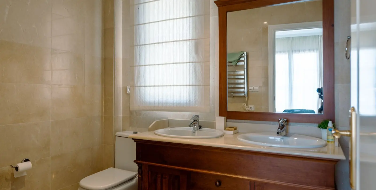 Venta de apartamento en planta media en Los Arqueros 19