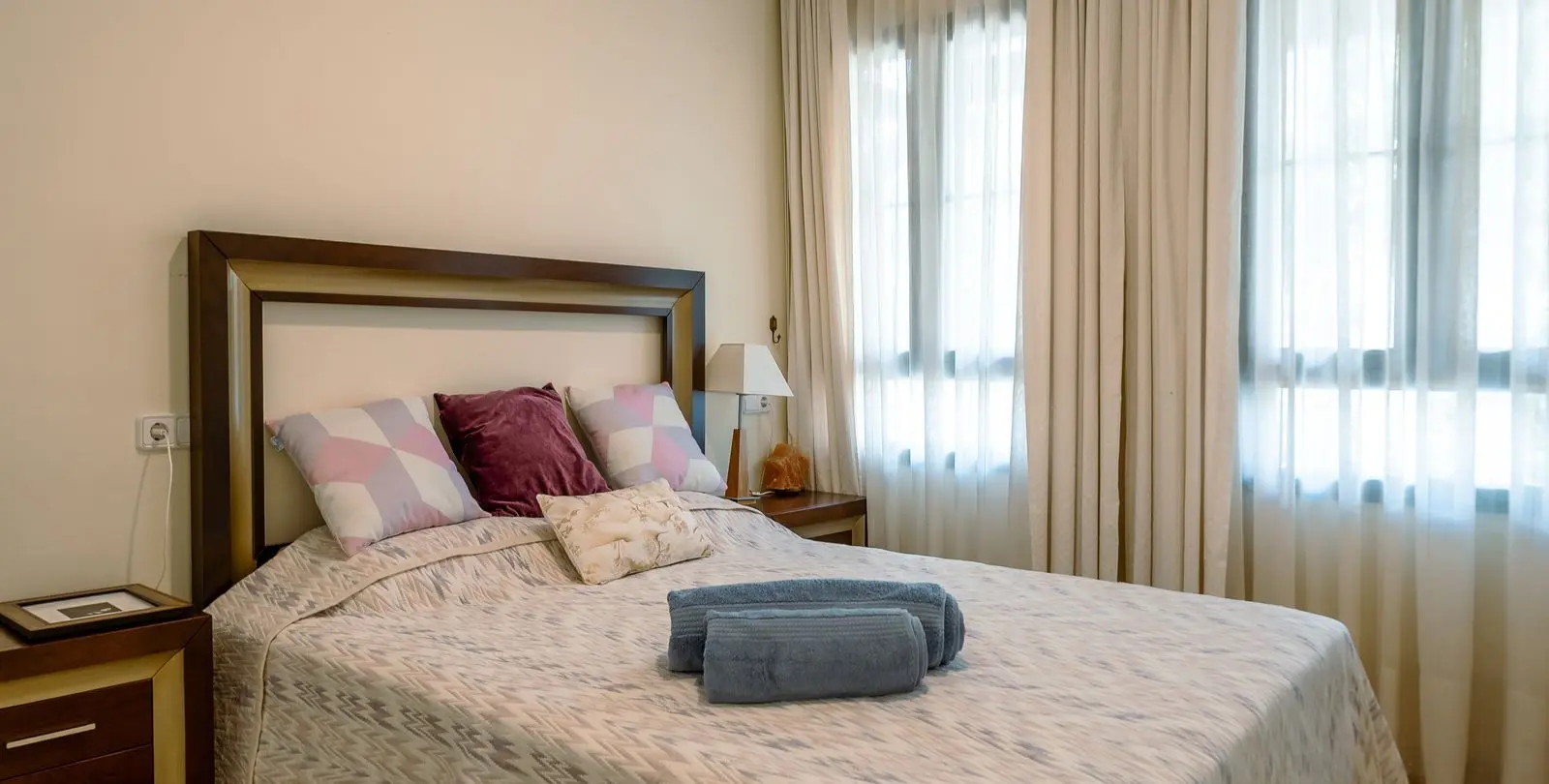 Venta de apartamento en planta media en Los Arqueros 25
